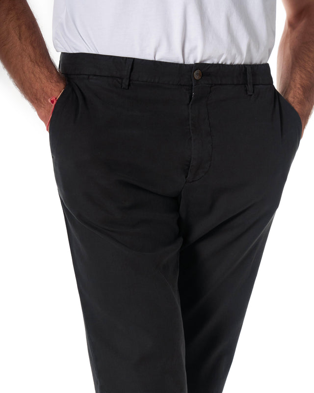 Pantalone con elastico color nero