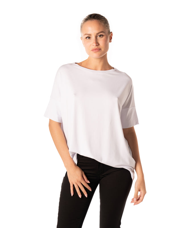 t-shirt over colore bianco