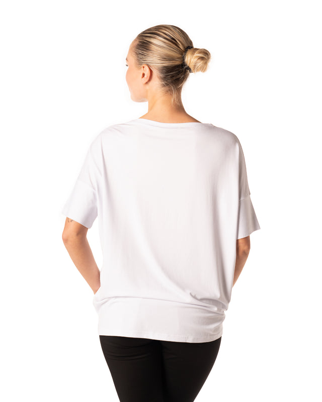 t-shirt over colore bianco