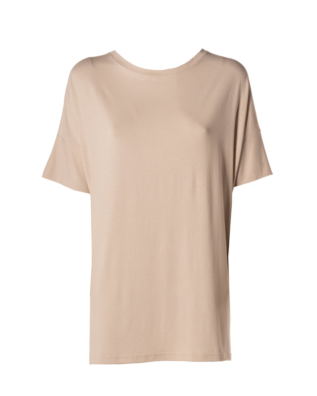 t-shirt over colore beige