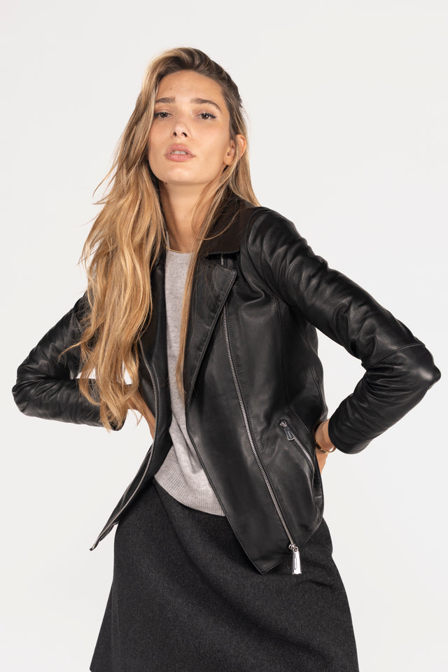 CHIODO IN PELLE NERO
