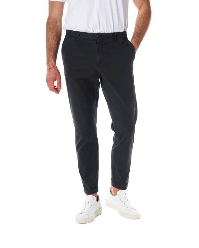 Pantalone con elastico color nero