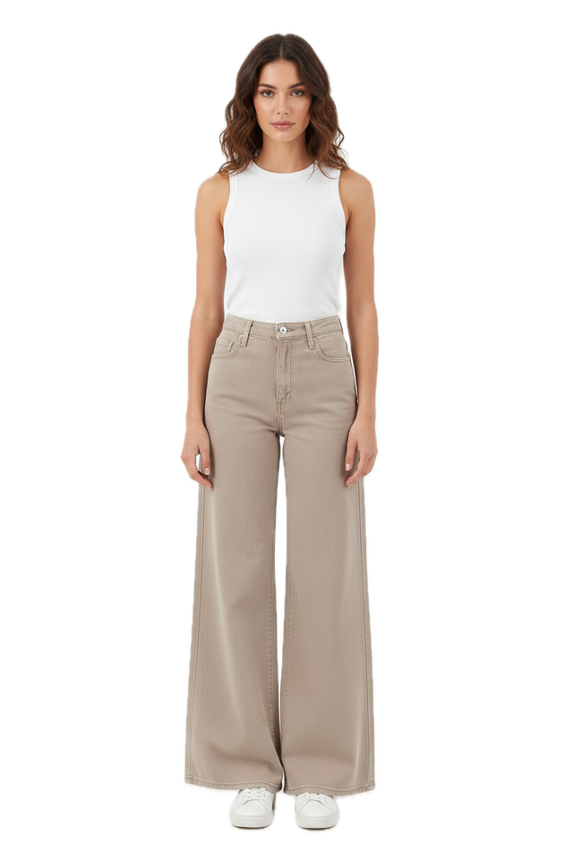 THE UNDERCOVER SNEAK